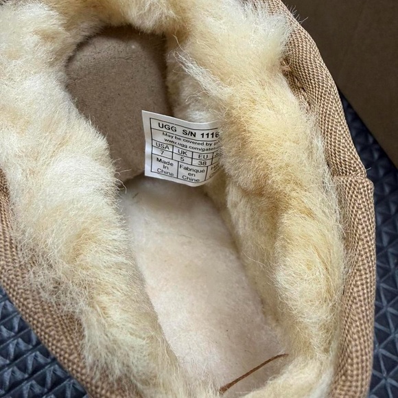 UGG Cozy Shearling Lined Footwear - Picture 4 of 8